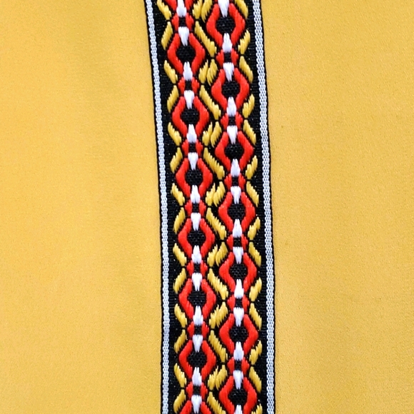 Attractive mustard top - Picture 3 of 6